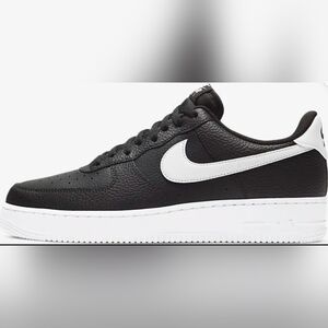 Nike Air Force 1 ’07 (NWT)